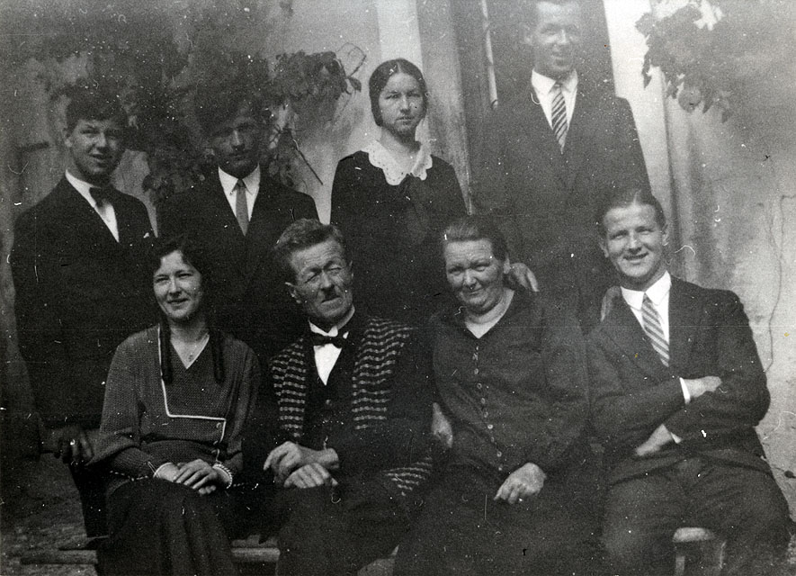 La famille de J.-Auguste Guerne-Barbezat : Pierre (1916), Robert (1913), Hélène (1906), Philippe (1908), Germaine (1913), William (1910)